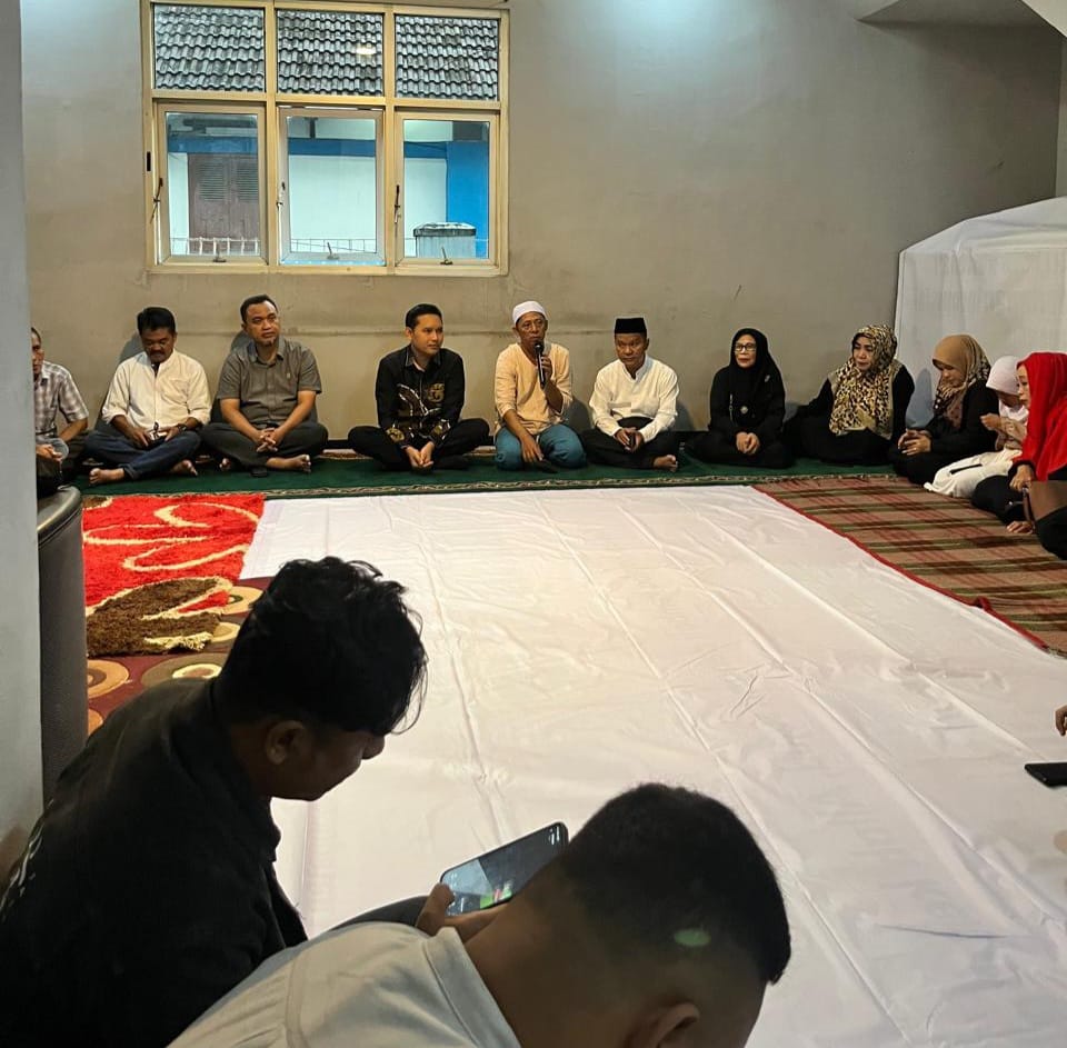  PWI Cianjur Berbagi Santunan untuk Anak Yatim Piatu dan Dhuafa 