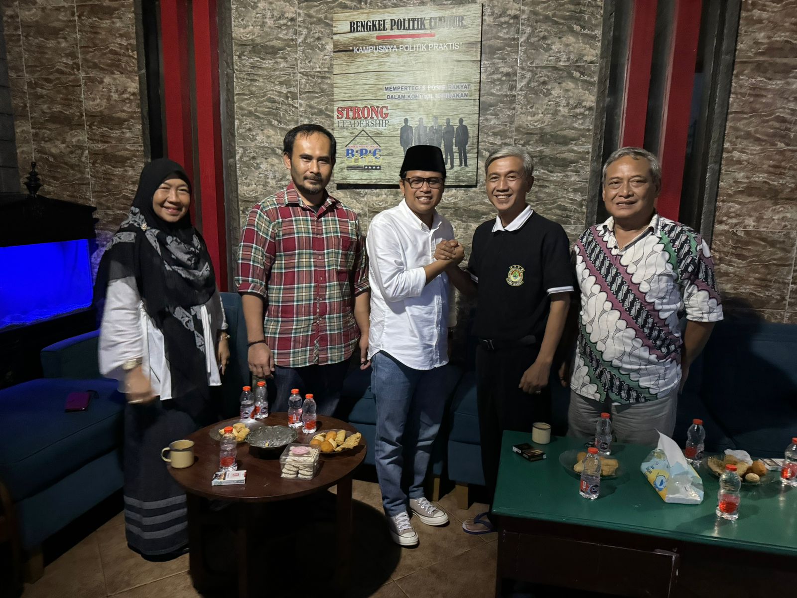 Maju Bakal Calon Bupati Cianjur, Haji Ibang Sambangi Bengkel Politik Cianjur