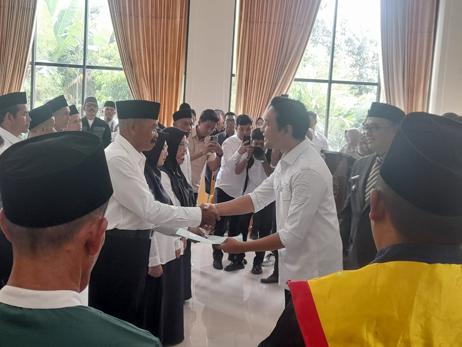 Bupati Cianjur Ungkap Tantangan Jadi Ketua RT dan RW di Era Digitalisasi