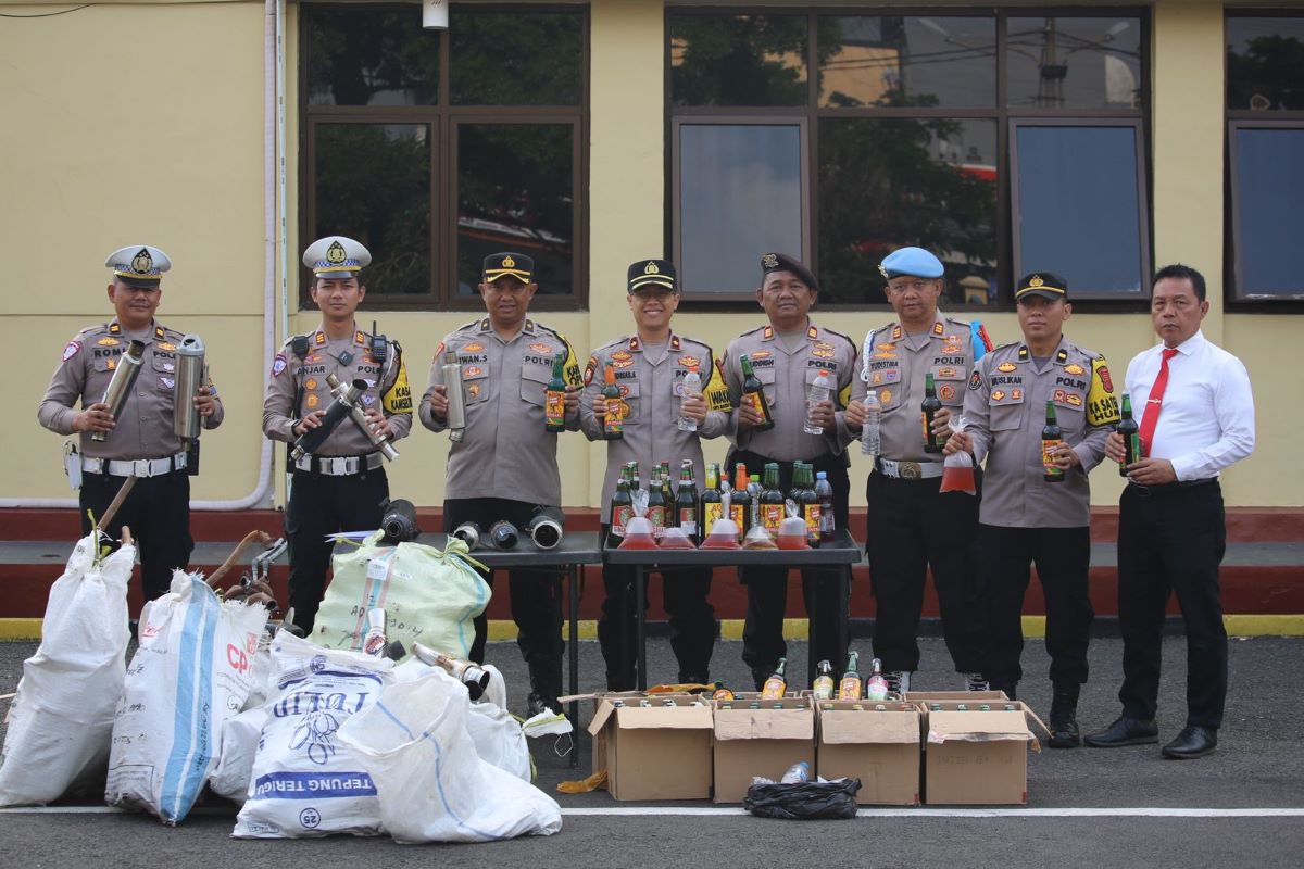 Hasil KRYD, Polres Cianjur Amankan Ratusan Botol Miras dan Knalpot Brong