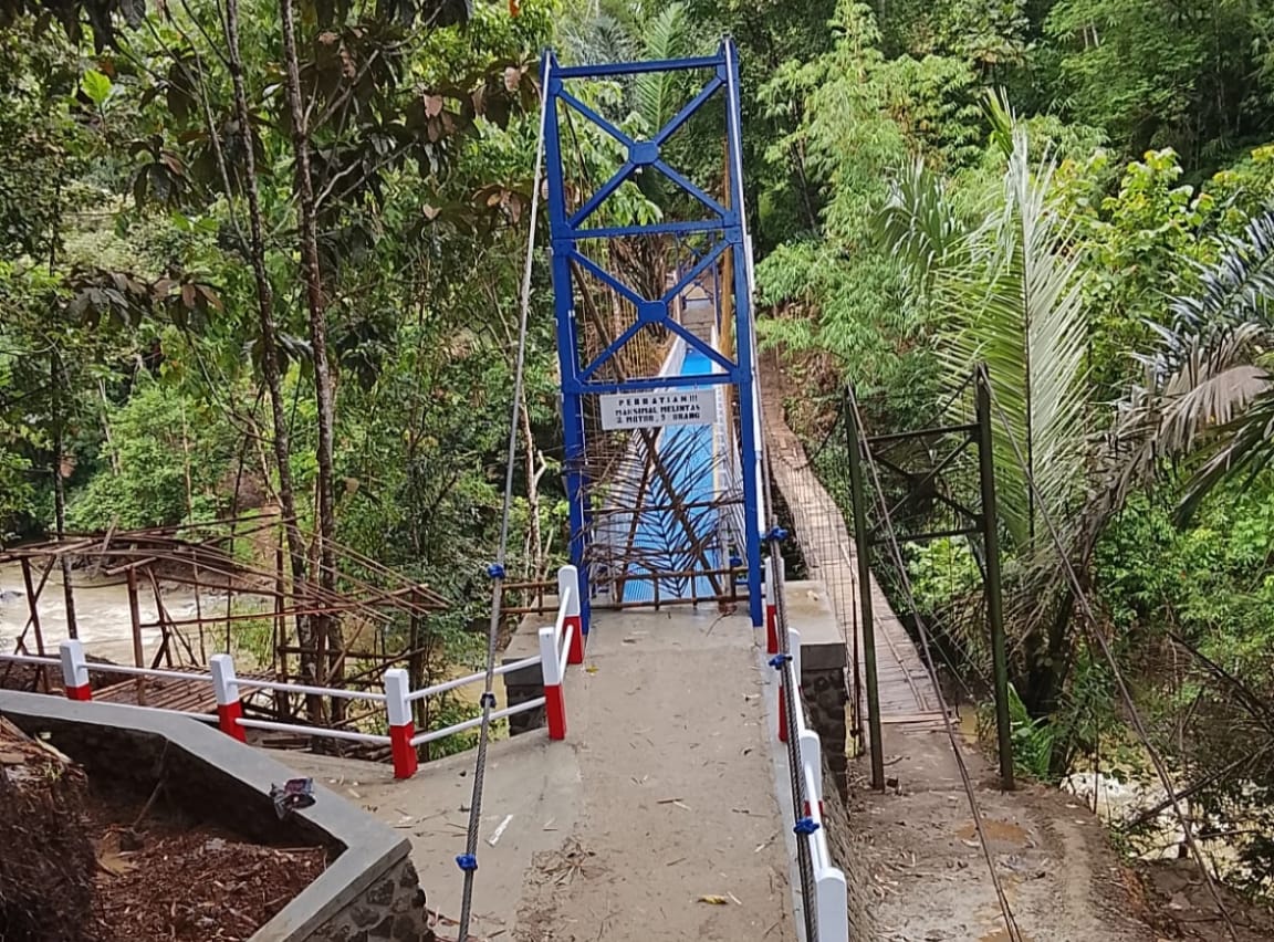 Menanti 23 Tahun, Jembatan Leuwi Jurig Takokak Cianjur Akhirnya Diperbaiki Permanen