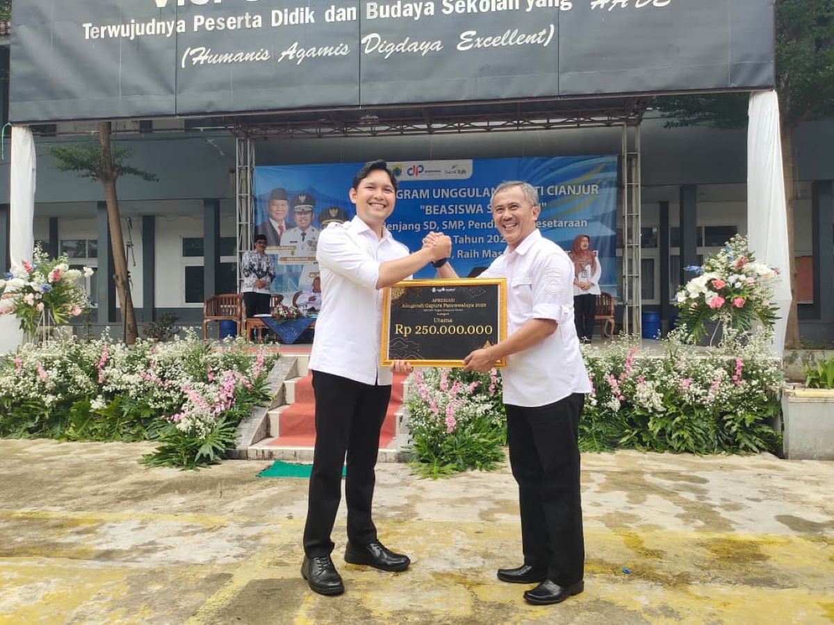 Membanggakan, SMPN 1 Cianjur Raih Anugerah Panca Waluya