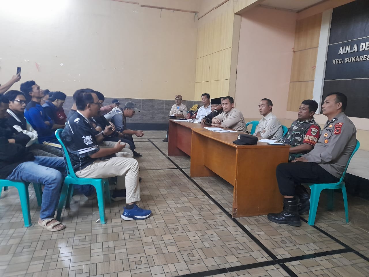 Dinilai Tak Transparan, Warga Desa Cibadak Cianjur Pertanyakan Pengelolaan Sampah