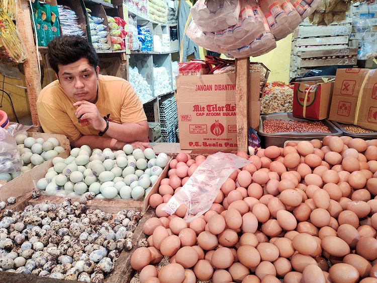 Harga Telur Ayam di Cianjur Tembus Rp32 Ribu per Kilogram, Pembeli Mengeluh, Berharap Kembali Normal