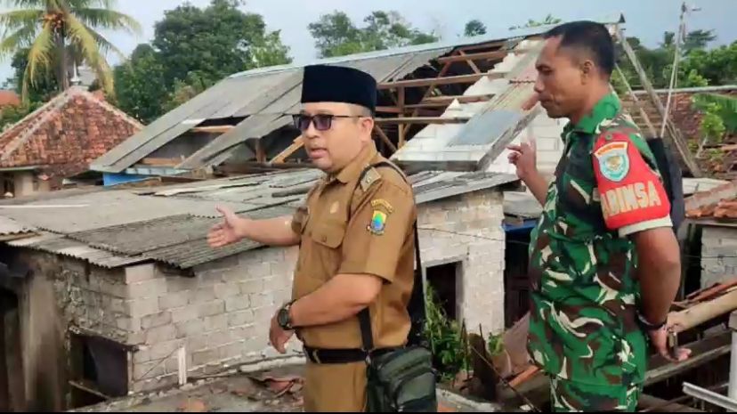 Puting Beliung Terjang Dua Kecamatan di Cianjur, BPBD: 35 Bangunan Rusak