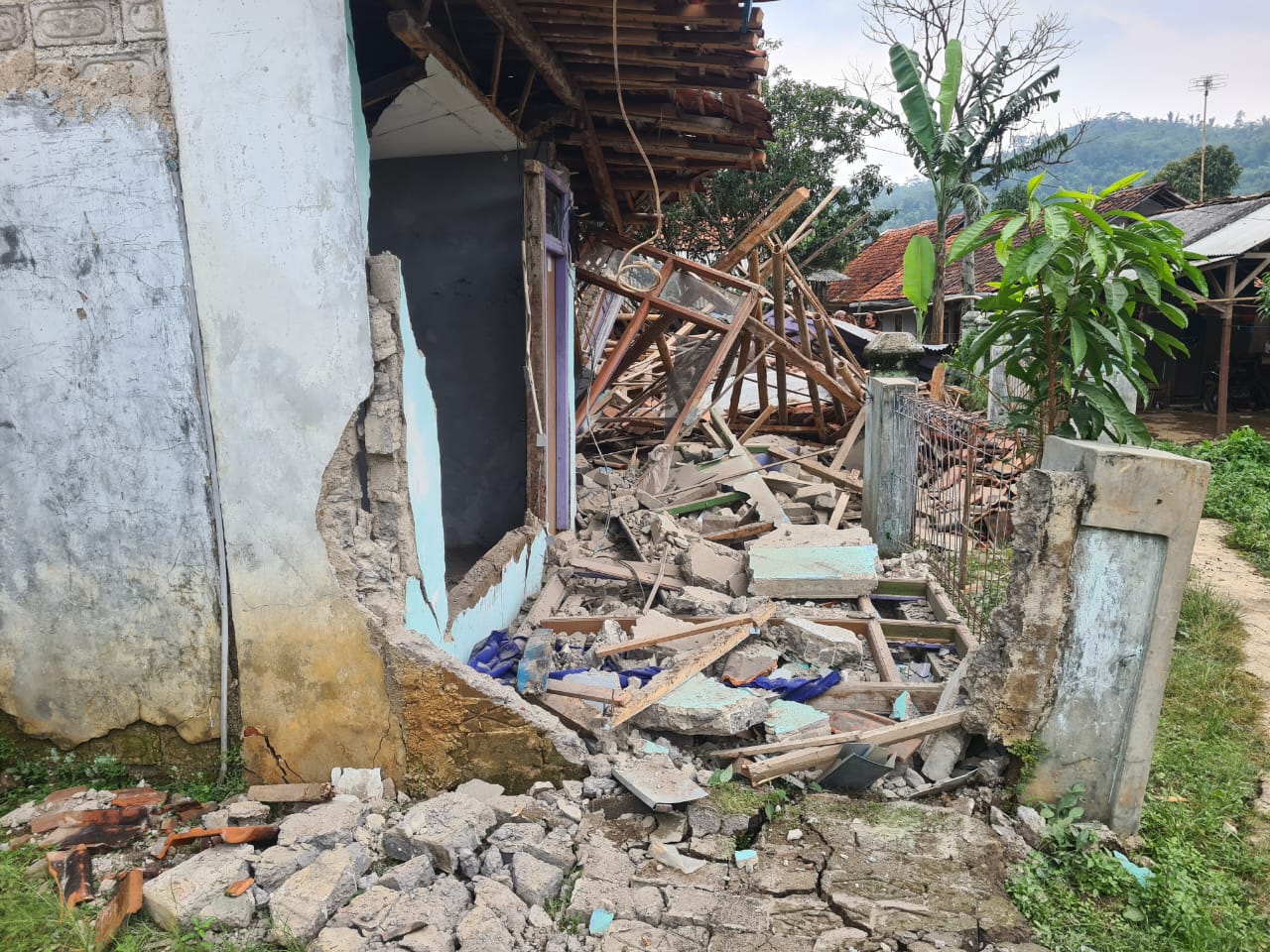 BPBD Cianjur Dirikan Pos Pantau di Lokasi Pergerakan Tanah Kecamatan Bojongpicung 