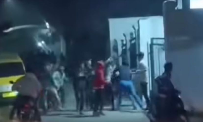 Sopir Angkot Bubarkan Perang Sarung di Pacet Cianjur