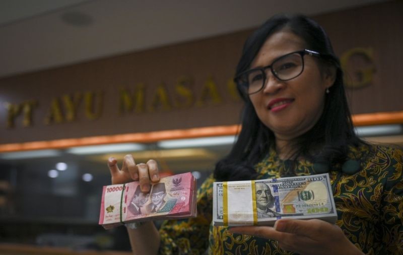 Rupiah Merosot di Tengah Ketegangan Geopolitik di Timur Tengah