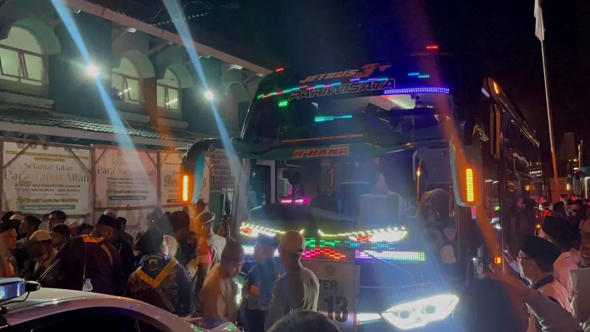 Ratusan Jemaah Haji Kabupaten Cianjur Telah Diberangkatkan ke Tanah Suci