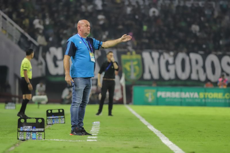 Pelatih Persib Akui Keputusannya Tidak Membawa Hasil