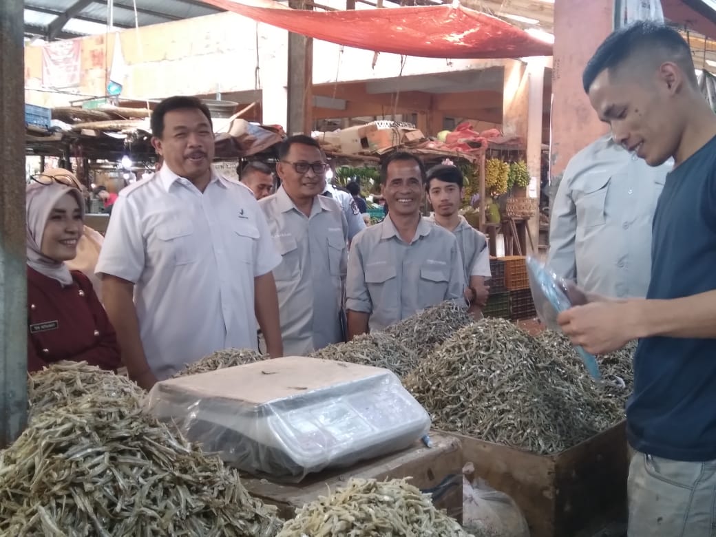 BPOM Bandung Cek Makanan di Pasar Cipanas