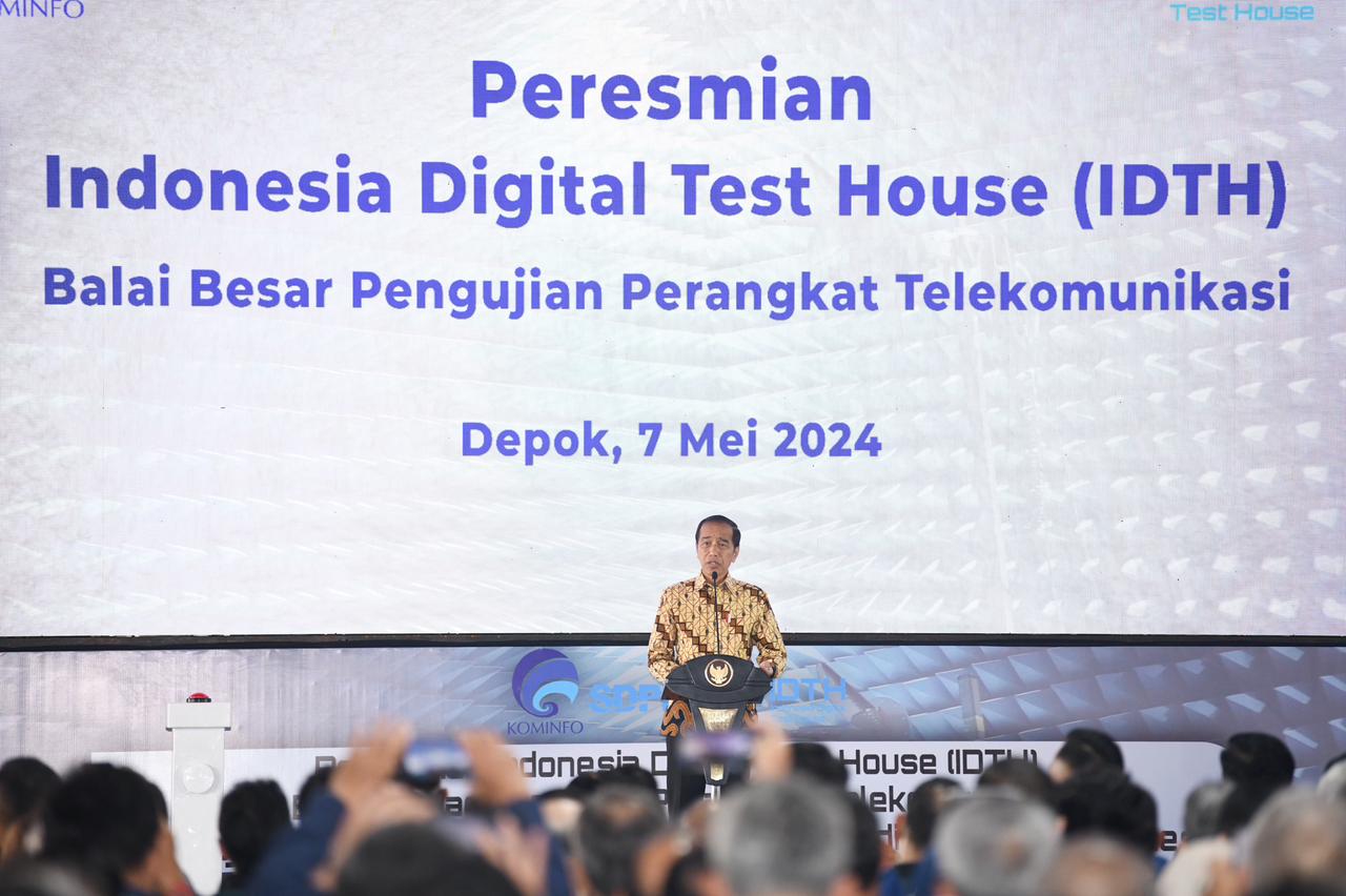 Bey Machmudin Dampingi Presiden Jokowi Resmikan Indonesia Digital Test House