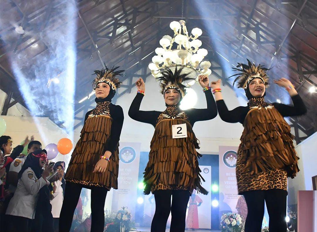 Bakesbangpol dan Dishub Sabet Juara 3 Lomba Fashion Show DWP Cianjur