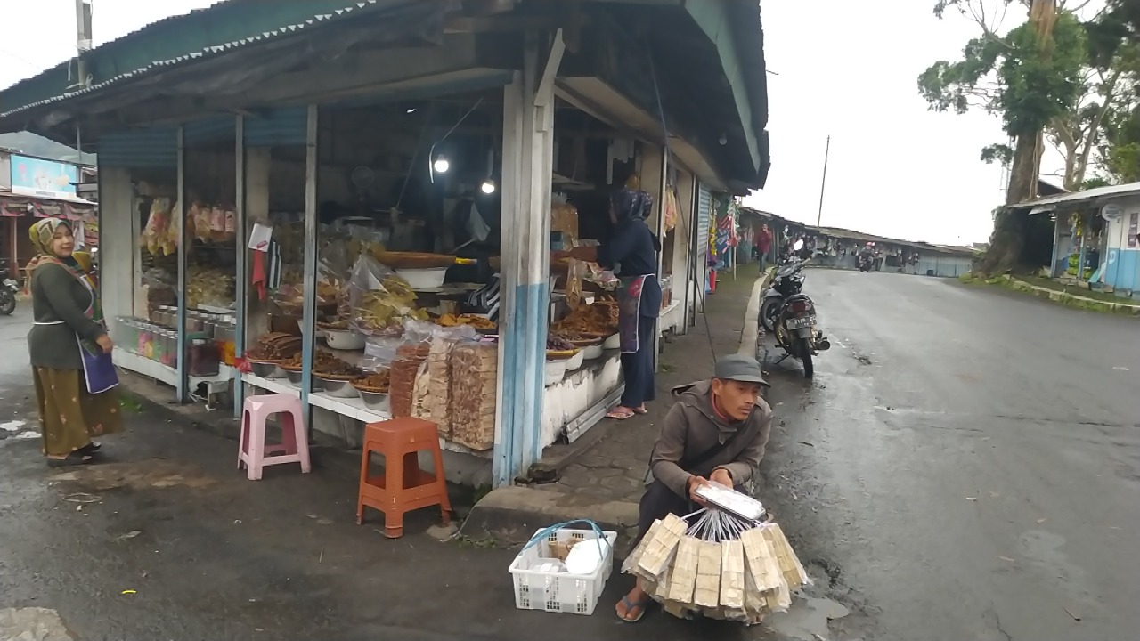 Pengunjung Sepi, Omset Pedagang Oleh-oleh di Kawasan Wisata Anjlok