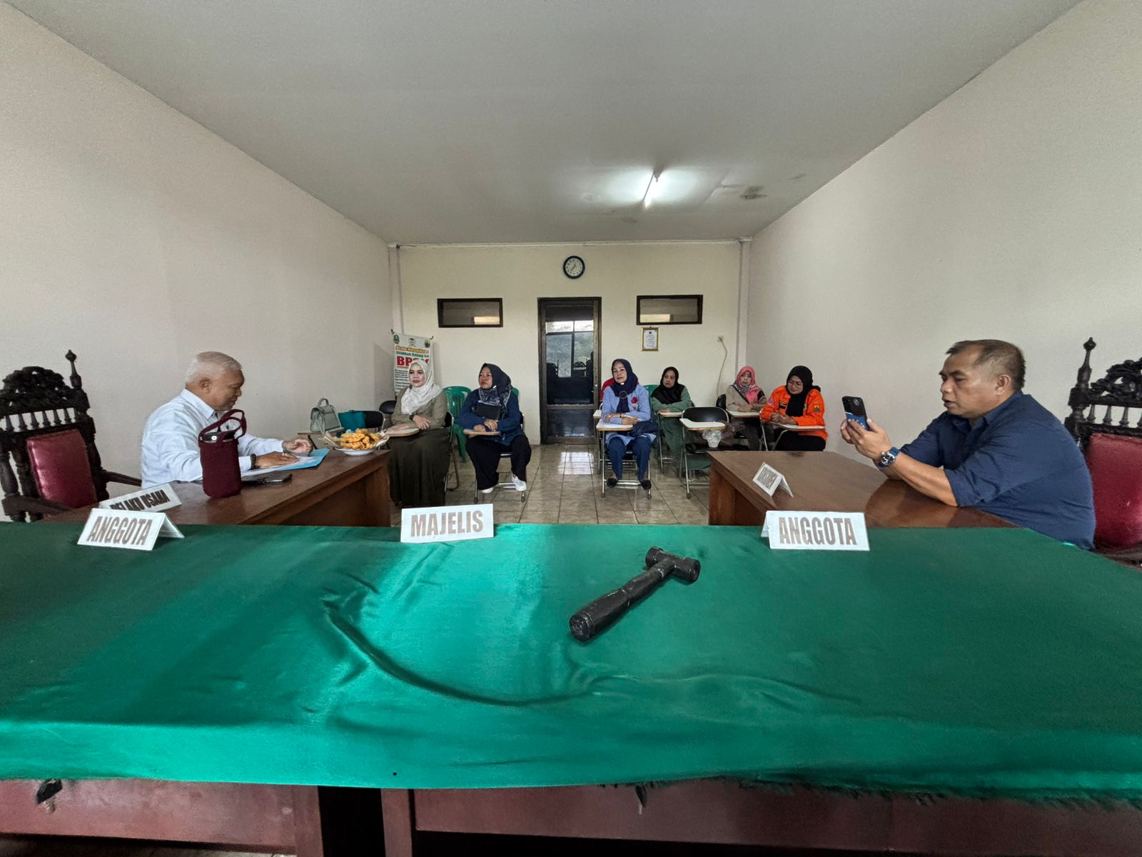 Nasabah LKM Akhlakul Karimah Cianjur Akan Somasi Direksi dan Bupati 