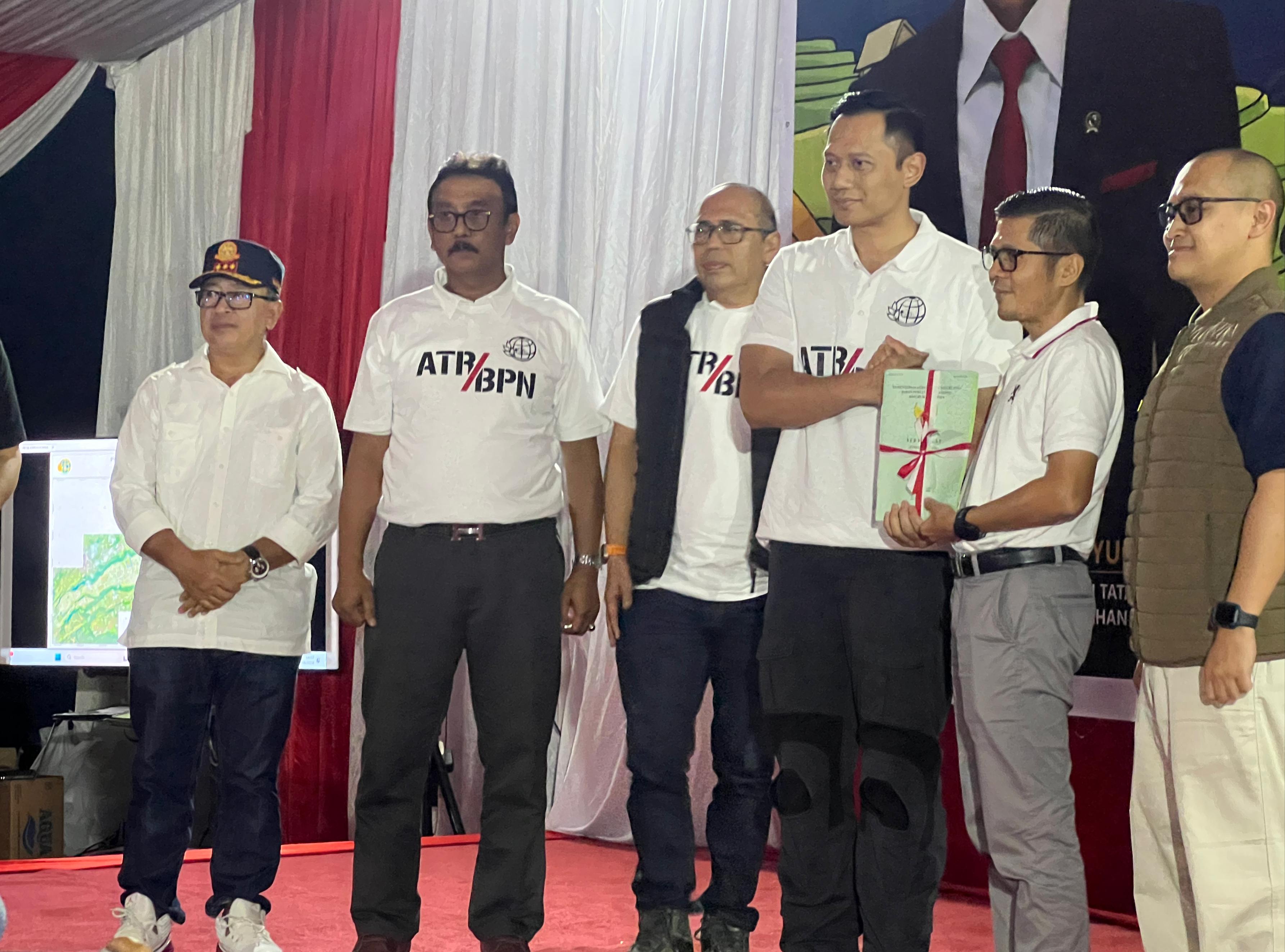 Diresmikan Menteri AHY, PLN Gandeng ATR/BPN Berdayakan Petani Asparagus Melalui Program TJSL