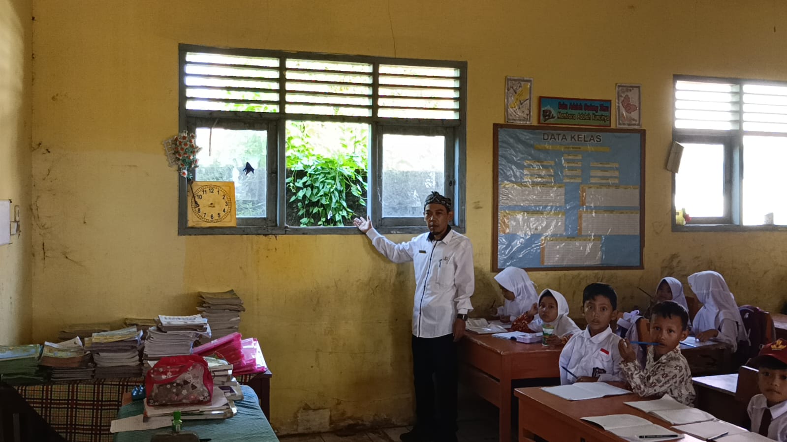 SDN Cipadasuka Cianjur Dibobol Maling, Laptop Hingga Kotak Amal Raib