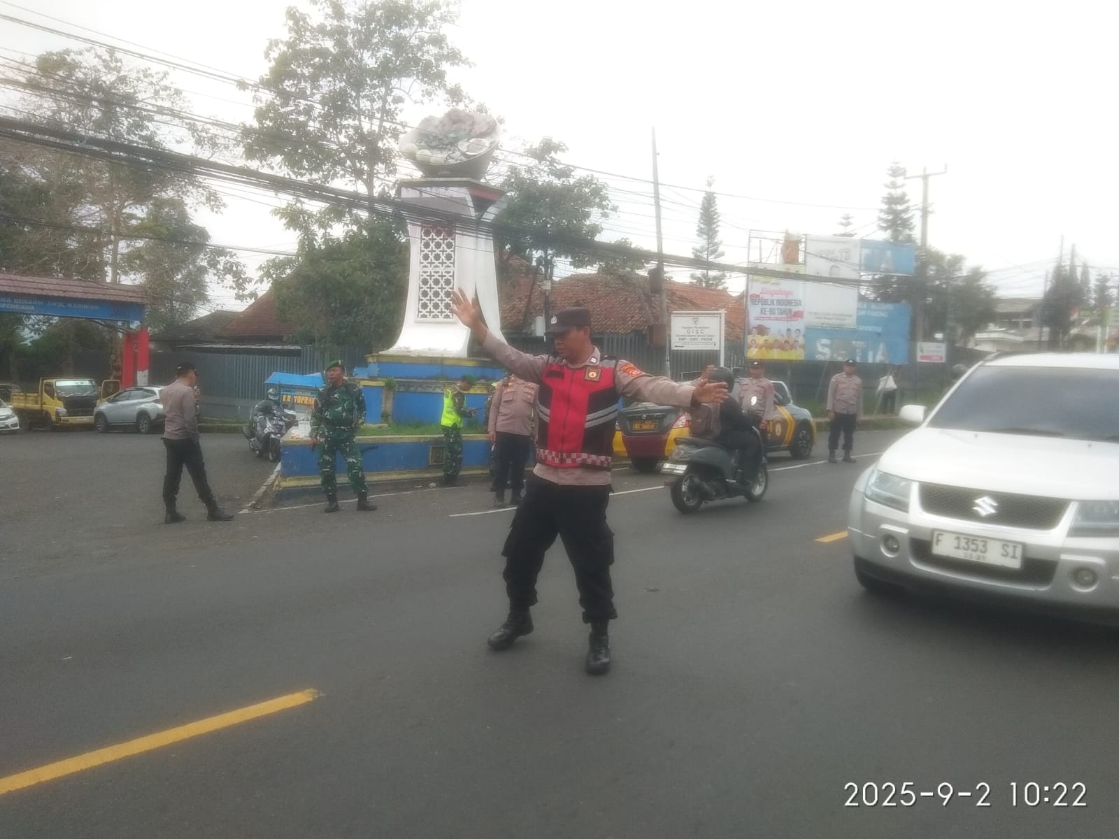 Cegah Pelajar Ikut Demo, TNI-Polri Sekat Akses di Wilayah Cianjur Utara