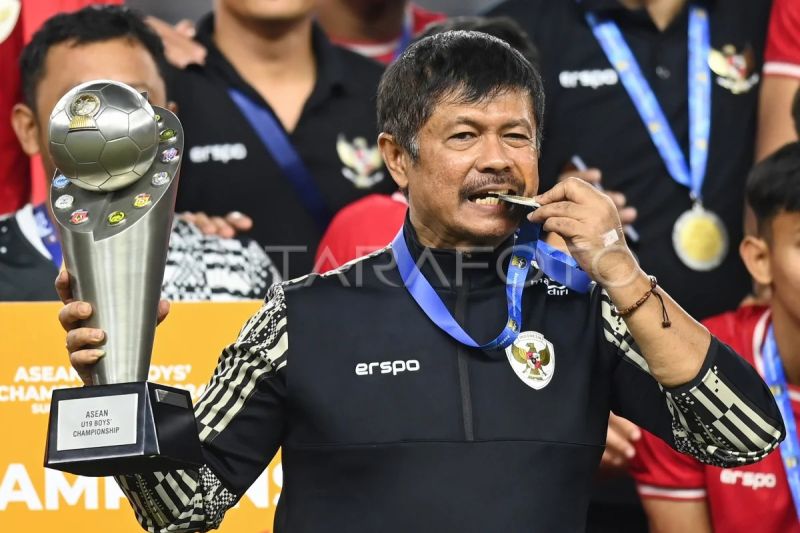 Juara AFF U-19, Indra Sjafri Bernazar Kembali Kunjungi Masjidil Haram