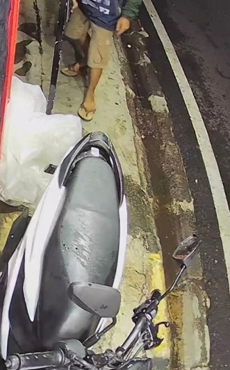 Aksi Percobaan Perampokan Diduga Bersenjata Api di Cianjur Terekam Kamera