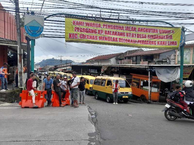 Warga Balakang Cipanas Tolak Wilayahnya Dijadikan Relokasi PKL