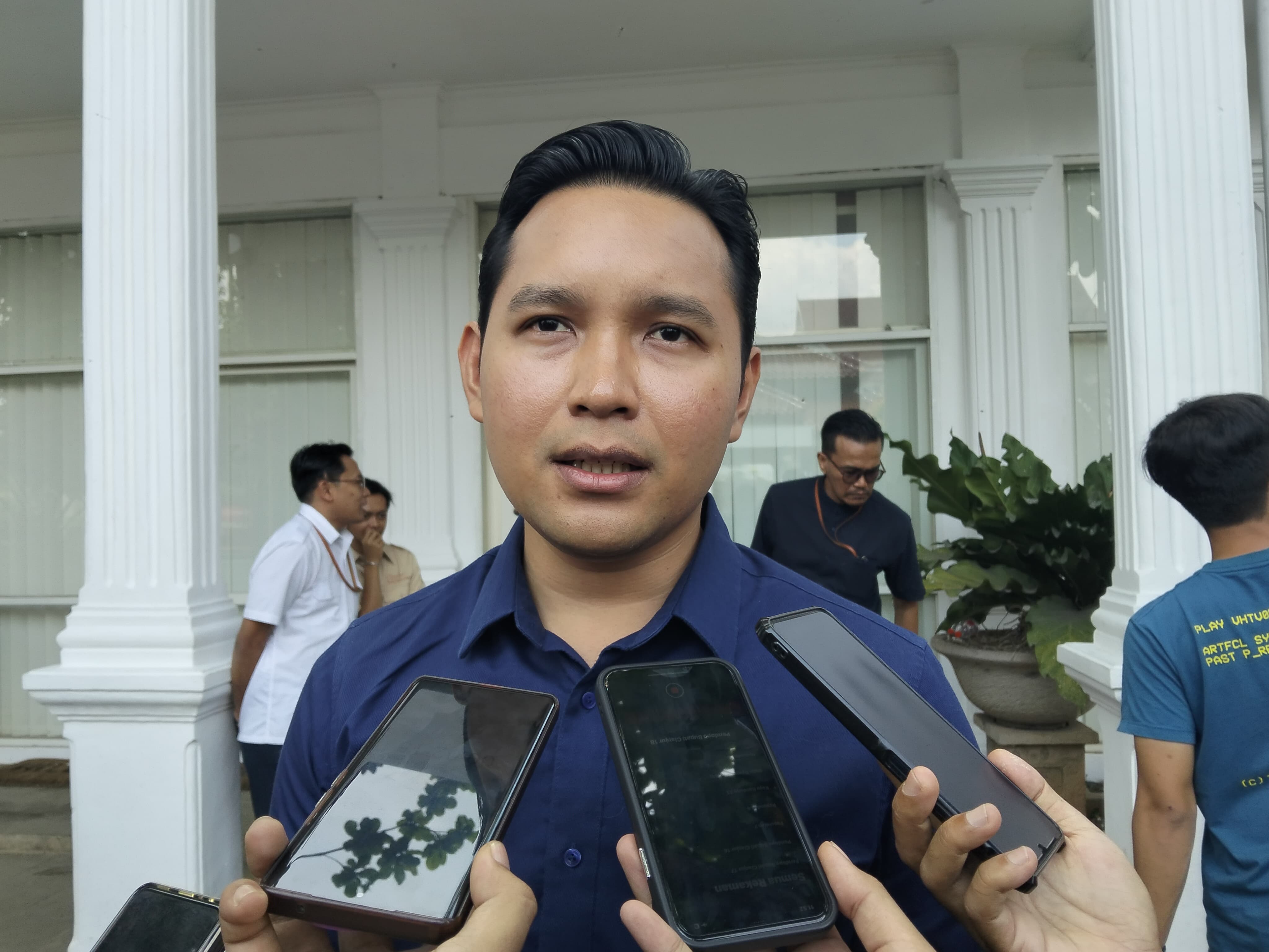 Warga Keluhkan Jalan Rusak, Bupati Cianjur: Kita Benahi Sedikit Demi Sedikit