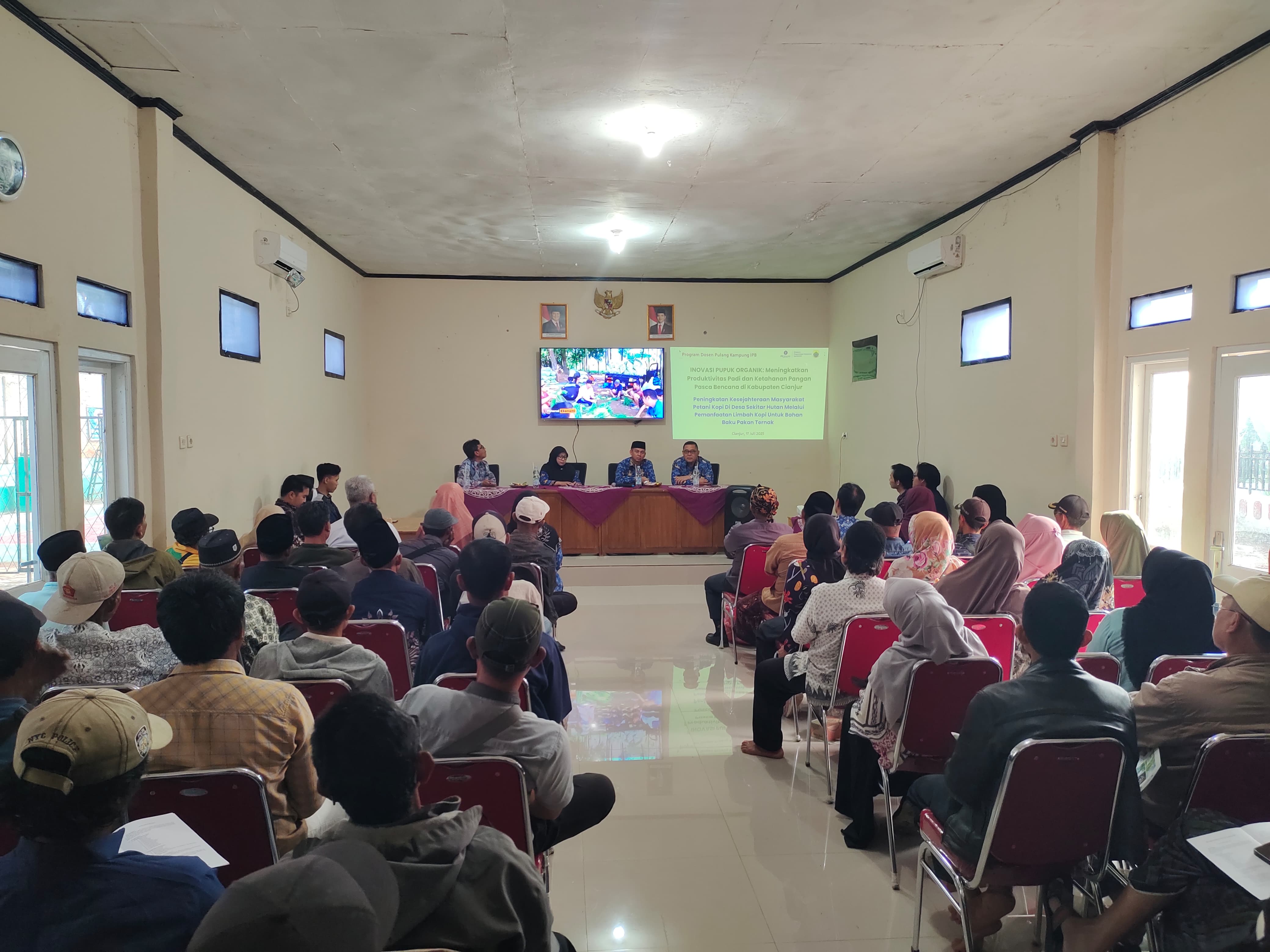 Puluhan Petani di Cianjur Ikuti Pelatihan Inovasi Pupuk Organik