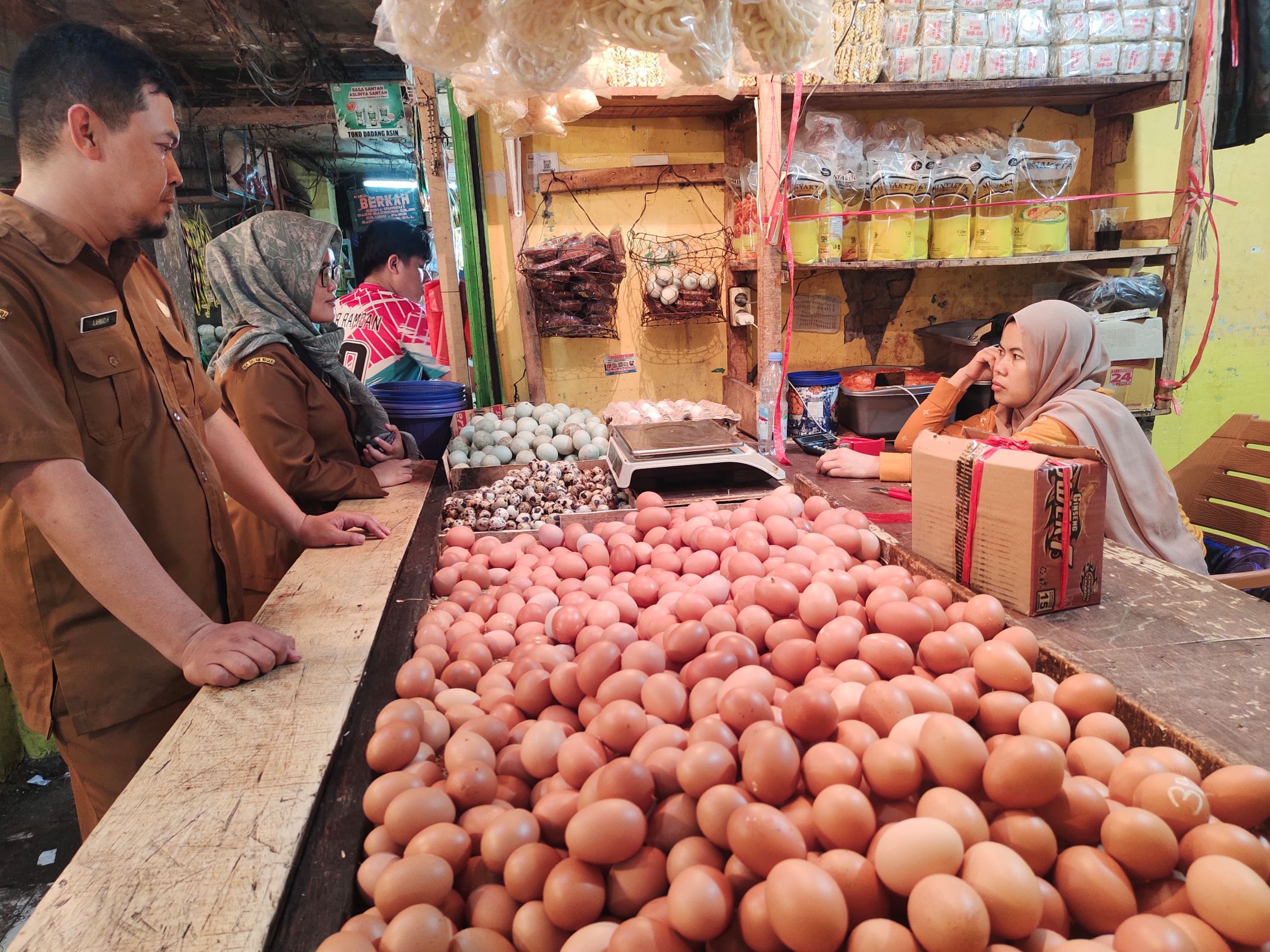 Jelang Nataru, Harga Telur dan Cabai di Pasar Cianjur Kompak Naik