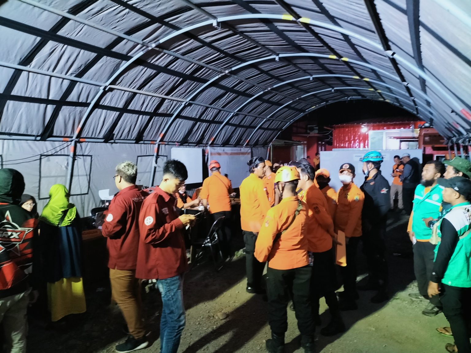 7 BPBD Daerah Merapat ke Cianjur, Ratusan Relawan Daftarkan Diri Ikut Pencarian dan Evakuasi Korban Gempa 