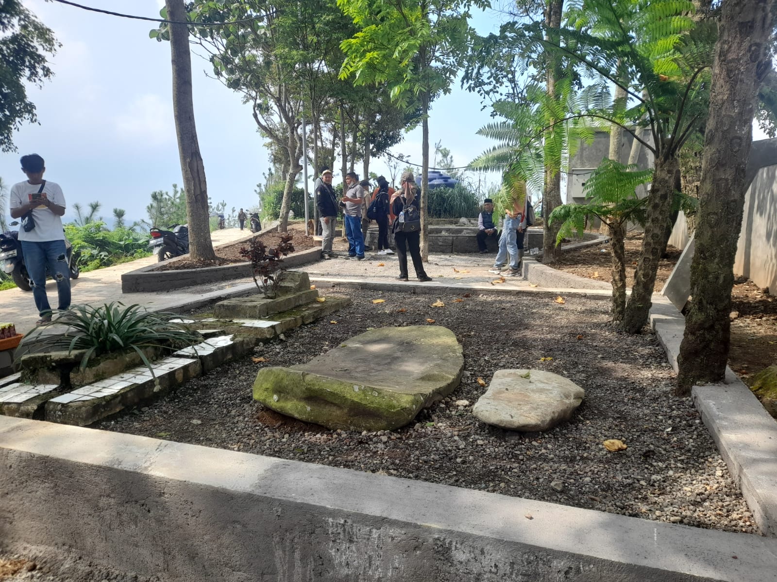 Cegah Punah, Disbudpar Cianjur Beri Pendampingan Penataan Situs Batu Kasur