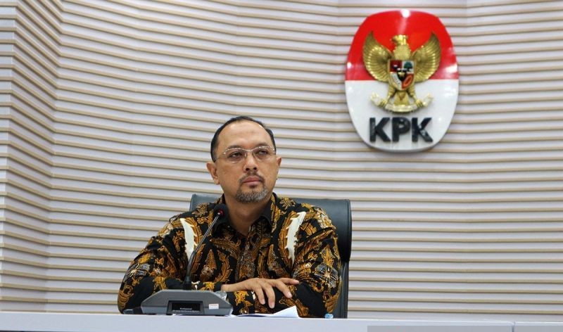 KPK Sita Uang Tunai dan Barang Bukti Elektronik Usai Geledah Rumah Mendes