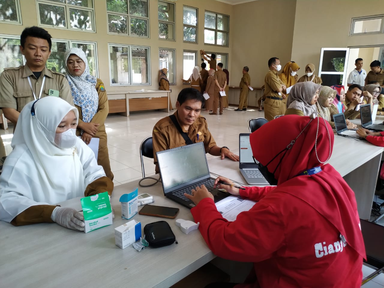 Cekas Manjur di Disdikpora Cianjur, Pimpinan dan Staf Cek Kesehatan