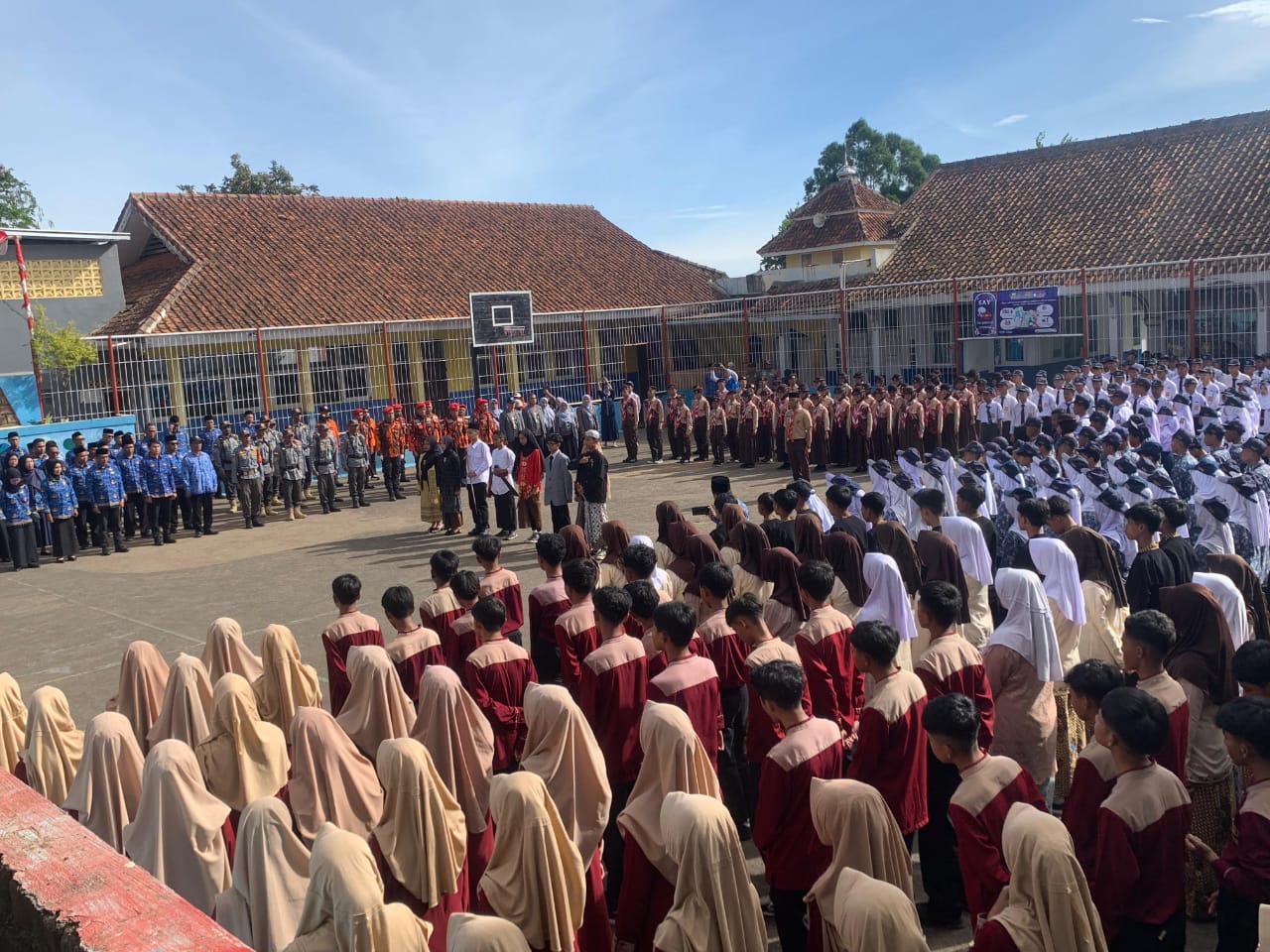 Hari Pahlawan, Camat Cipanas Ajak Pelajar Terus Berinovasi dan Pantang Menyerah