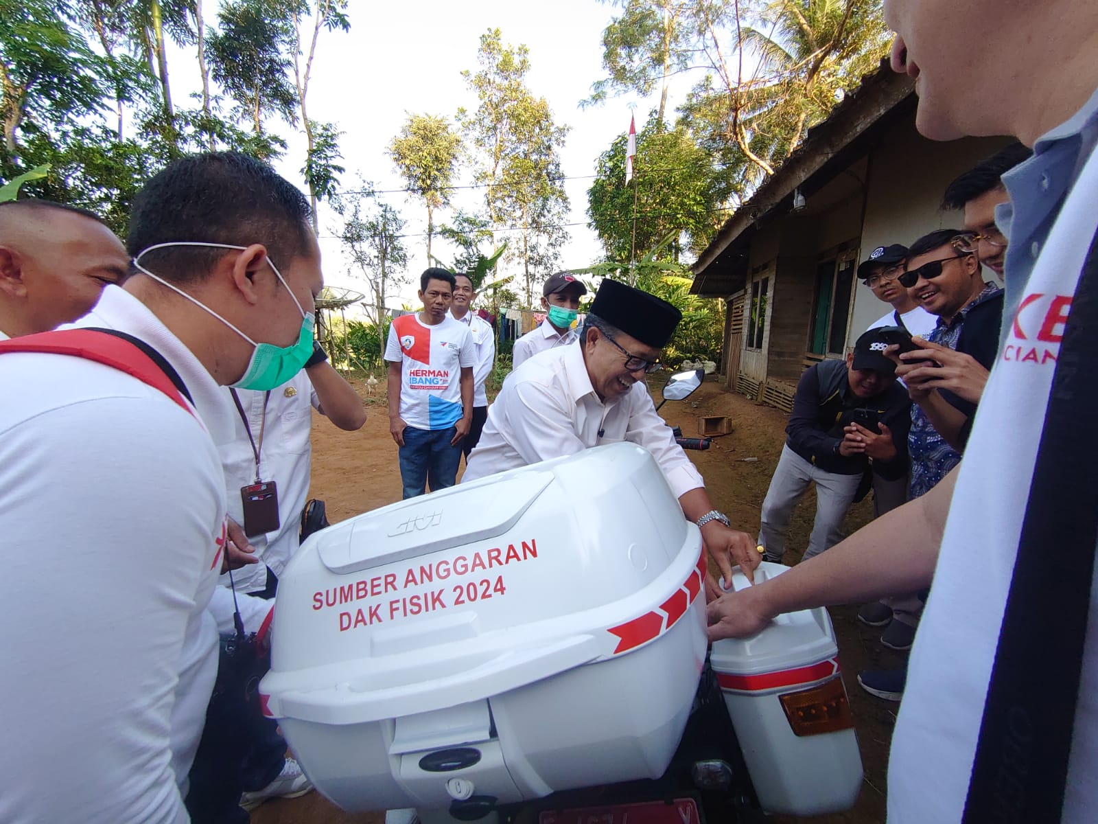 Pusling, Cara Herman Pastikan Layanan Kesehatan Maksimal di Pelosok Desa Cianjur