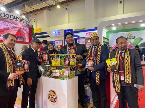 Produsen Keripik Kulit Ikan 'Rafins Snack' Mendunia, Berkat KUR BRI dan Rajin Ikut Pameran