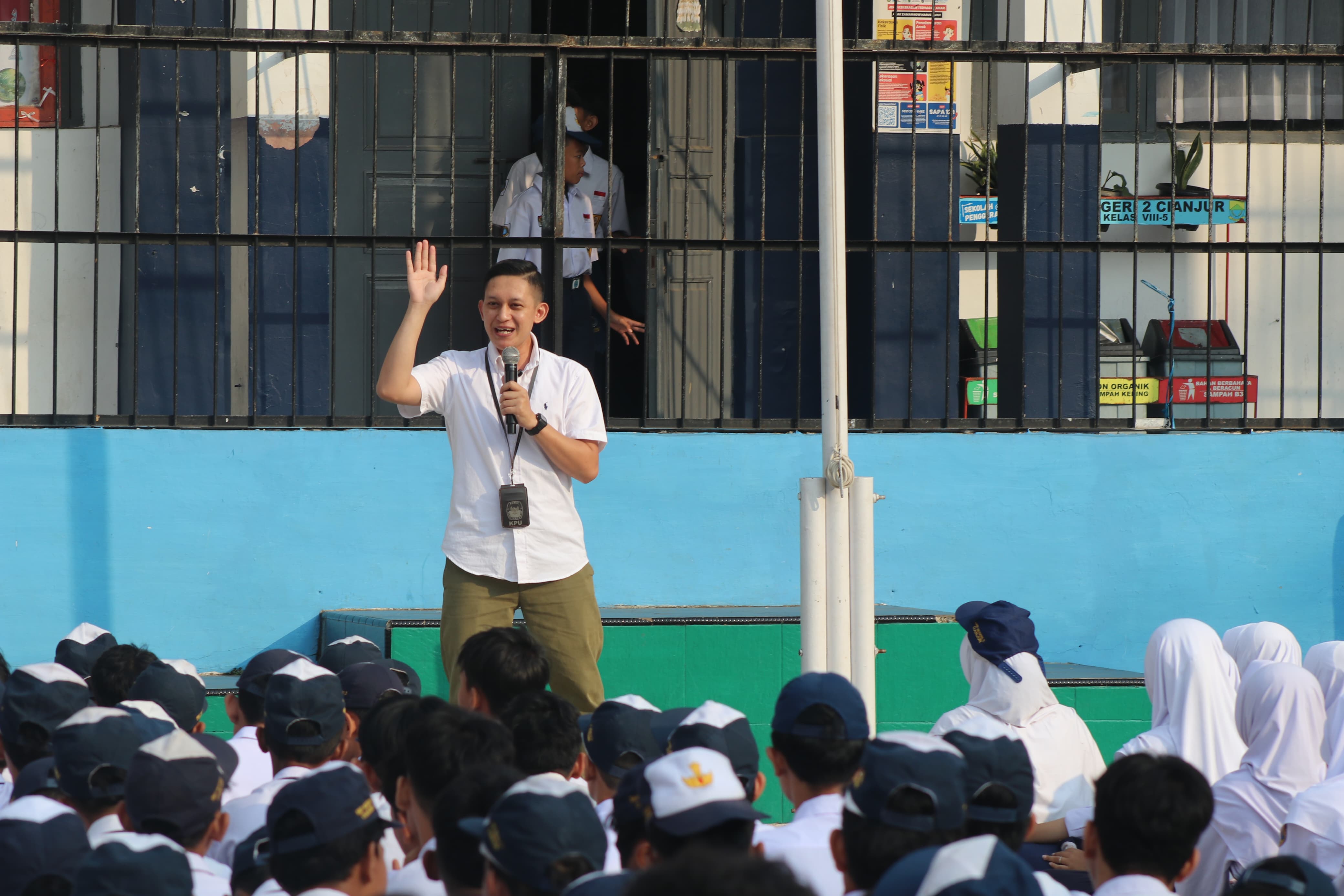 KPU Sosialisasi Pendidikan Pemilih Pemula ke Siswa SMPN 2 Cianjur 