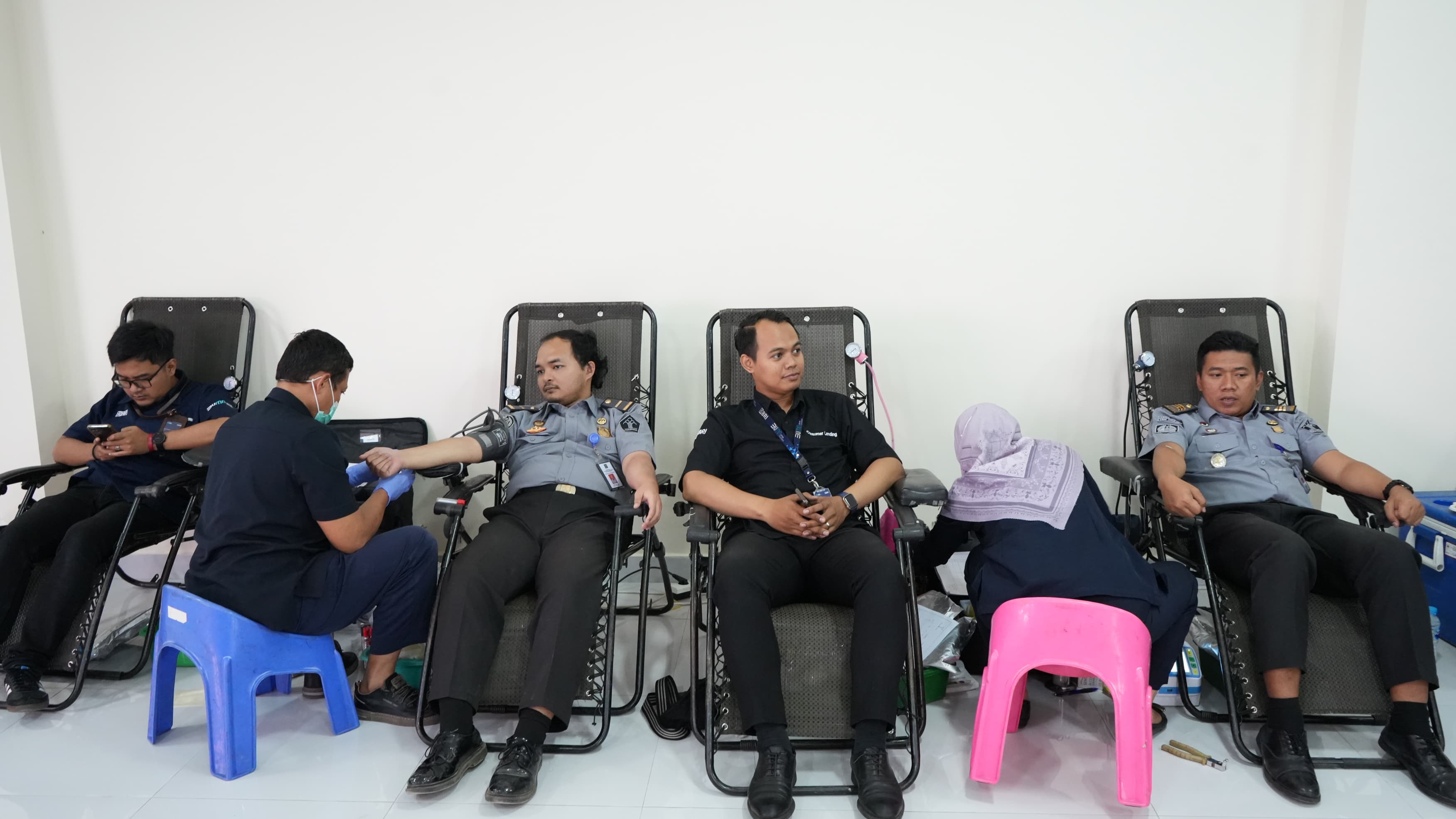 Peduli Sesama, Kantor Imigrasi Cianjur Lakukan Donor Darah