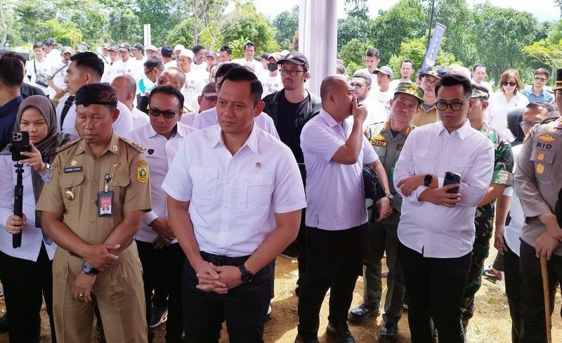 Membahayakan, AHY Bakal Tertibkan Tata Ruang Bangunan di Puncak Bogor