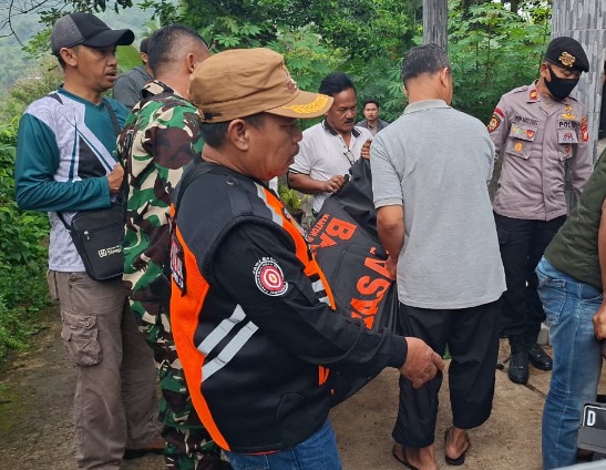 Korban Terbawa Arus Sungai Cikundul Ditemukan Sejauh 13 Kilometer  dari Titik Dilaporkan Hilang 