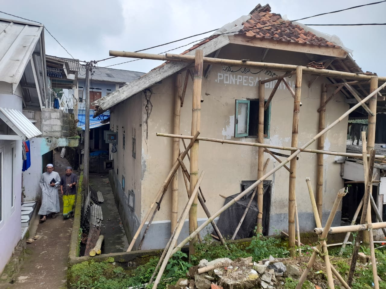 Butuh Bantuan! Bangunan Asrama Ponpes Al-Bidayah Cianjur Rusak Berat 