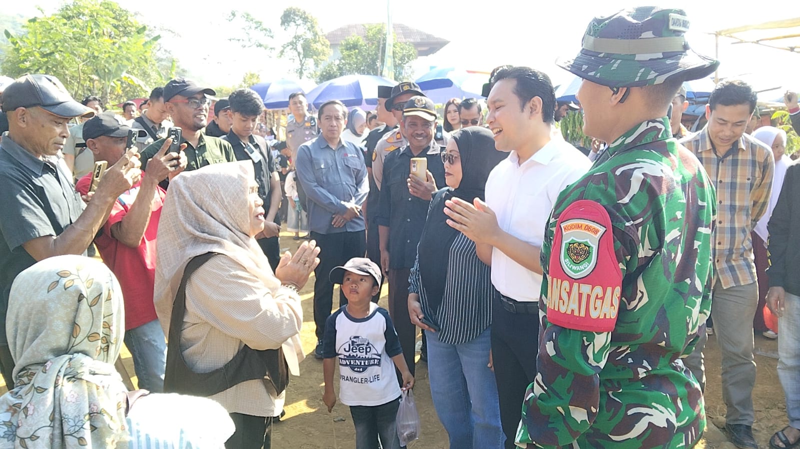 Tangis Haru Warnai Penutupan TMMD ke-129 di Cianjur