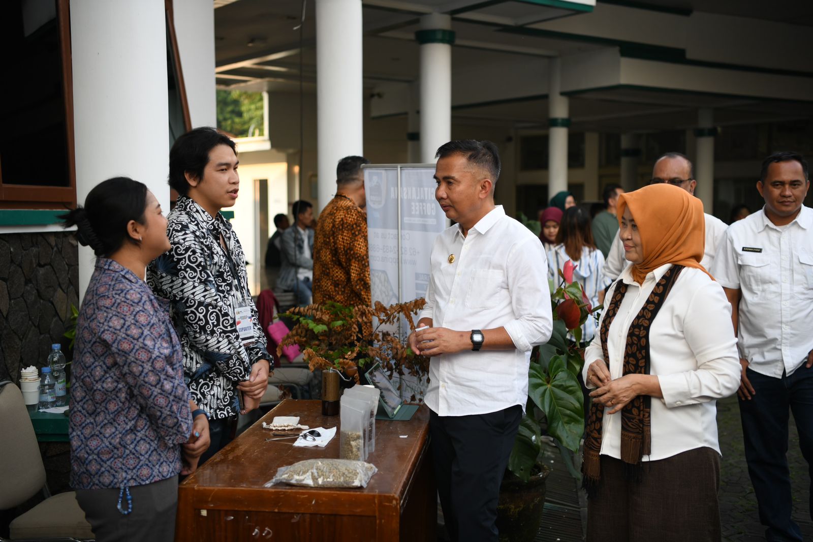 Bey Machmudin Terus Dorong Peningkatan Volume Ekspor Kopi dan Kakao Jawa Barat 