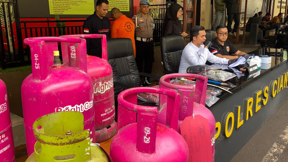 Polisi Tangkap Pelaku Spesialis Pengoplos Gas Elpiji Bersubsidi di Cugenang Cianjur