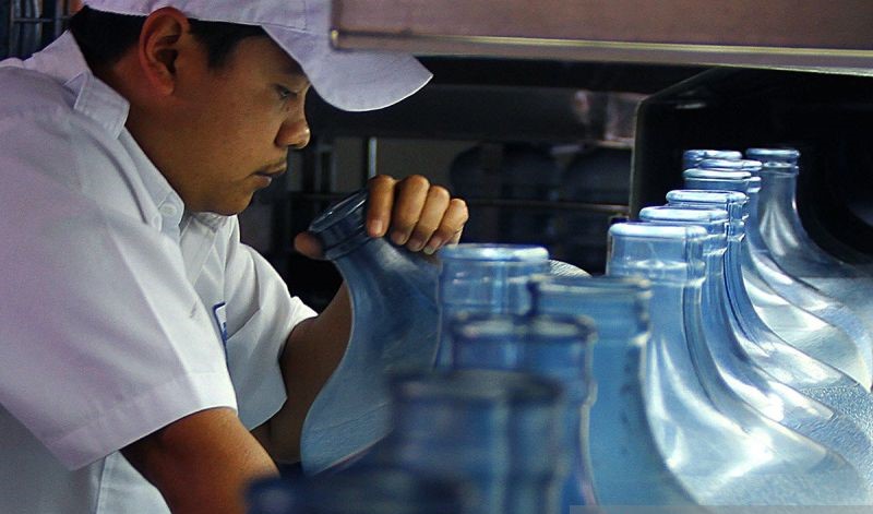 Ahli Jelaskan Alasan Air dalam Galon Penyok Tetap Aman Dikonsumsi