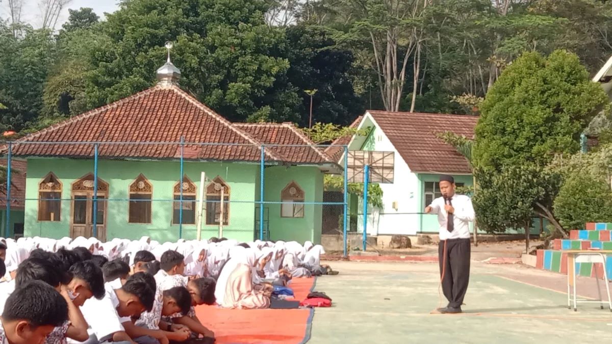 Cegah Kenakalan Remaja, Siswa SMKN 1 Tanggeung Cianjur Dibekali dengan Keagamaan