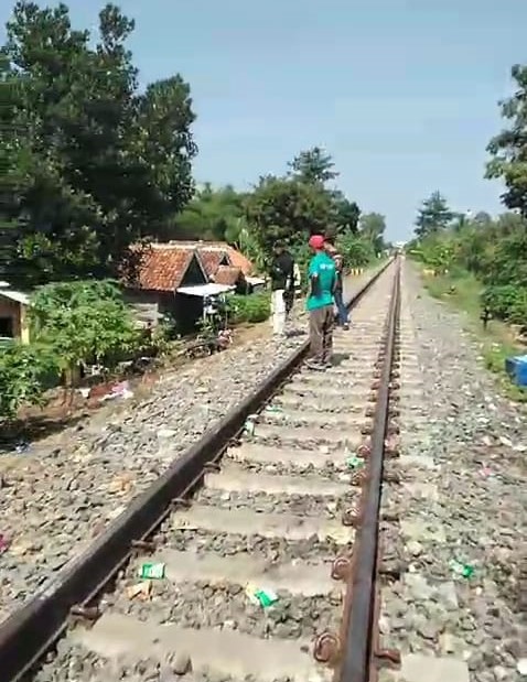 KA Siliwangi Tertemper Motor Penjual Es Keliling, Korban Alami Luka Berat 