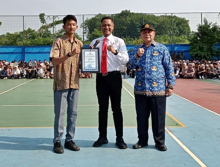 Gagalkan Aksi Pencurian, Siswa SMA di Mande Cianjur Diganjar Penghargaan 