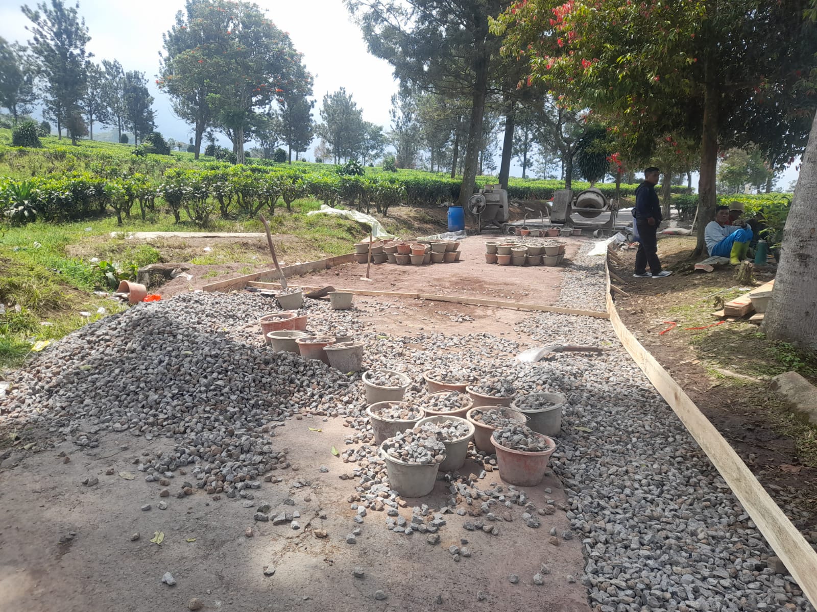 5 Tahun Rusak, Jalan Penghubung Desa Sukamulya-Sarampad Cianjur Akhirnya Diperbaiki