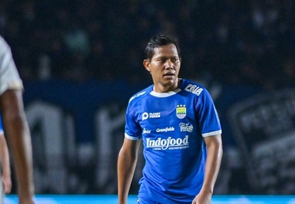 Tampil Sejak Menit Awal di Laga Persib Lawan Arema FC, Ini Kata Adam Alis