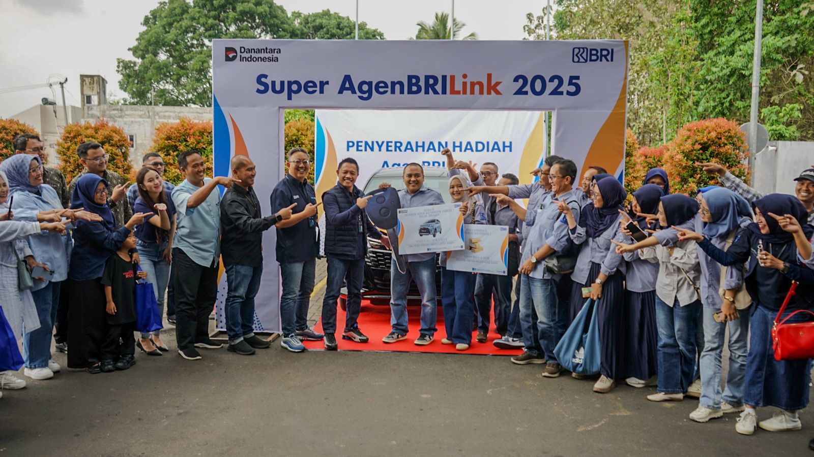 BRI Apresiasi AgenBRILink Berprestasi di Jawa Barat Melalui Program Super AgenBRILink 2025